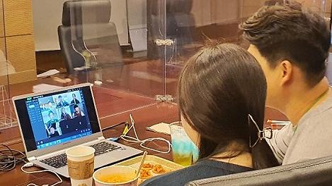 연말 회식·모임이 잡혀있나요?