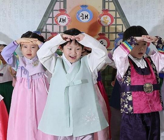 설 연휴 임시공휴일, 여러분의 생각은?