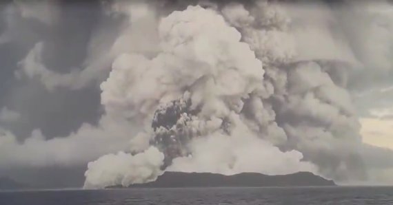 통가 해저 화산 폭발