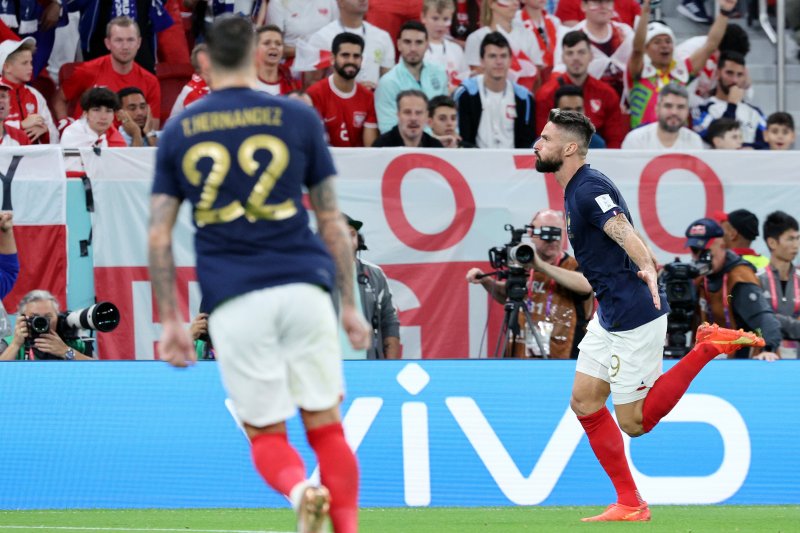 프랑스 '올리비에 지루'가 4일(현지시간) 2022 카타르 월드컵 16강전 프랑스와 폴란드의 경기 전반에서 선제골을 넣은 뒤 기뻐하는 모습. ⓒ뉴스1. 2022년 12월