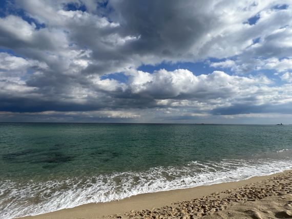 해파랑길 강릉구간 39코스 중 경포도립공원 사근진해변. 39코스는 경사가 완만해 초보자와 어린이도 걷기에 수월하다. ⓒ파이낸셜뉴스
