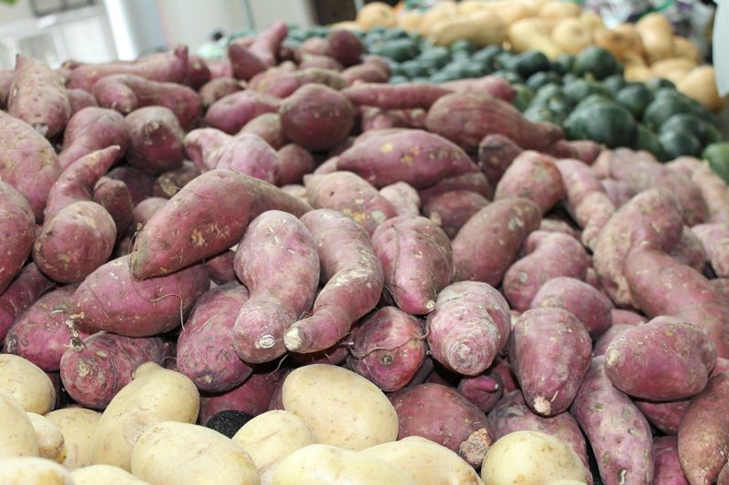 슈퍼마켓에 진열된 감자와 고구마 © pixabay.com / AlbanyColley