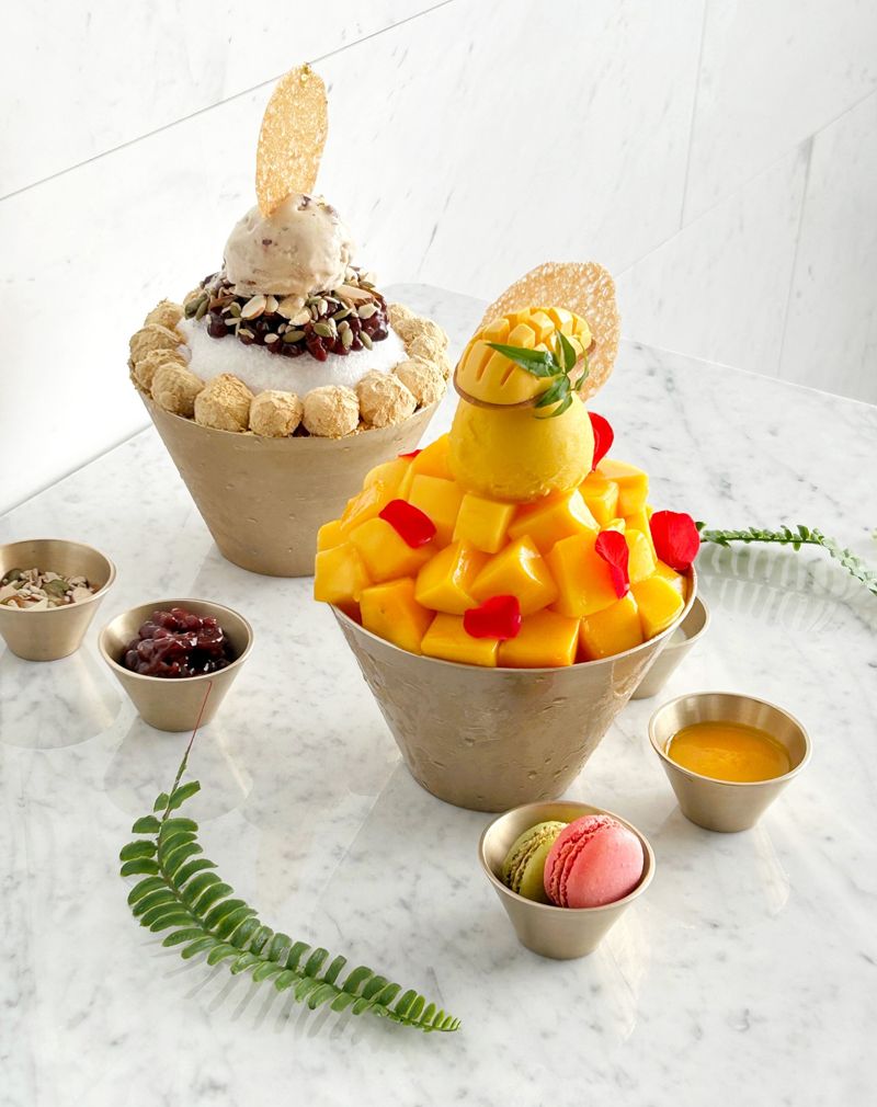 아난티 힐튼 부산 맥퀸즈 라운지에서 선보이는 '트로피컬 망고 빙수'. 커팅한 망고 위에 망고 아이스크림, 망고 젤리를 토핑했다. 한편 맥퀸즈 라운지는 아난티 힐튼 부산의 최상층에 있어 부산의 너른 바다를 한 눈에 볼 수 있다. ⓒ사진 아난티호텔 인스타그램 @ananti.hotels