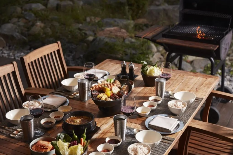 사랑하는 사람과 야외에서 특별한 시간을 보낼 수 있는 파크로쉬의 BBQ 세트. ⓒ사진 파크로쉬 공식 인스타그램 @park_roshe