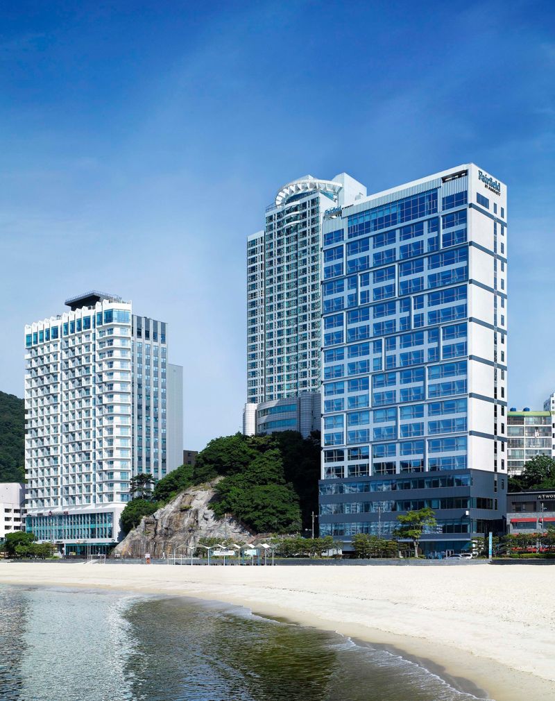 송도해수욕장 바로 앞에 위치한 페어필드 바이 메리어트 부산 송도비치는 전 객실 오션뷰를 자랑한다. ⓒ사진 페어필드 바이 메리어트 부산 송도비치 공식 인스타그램 @fairfield_songdobeach