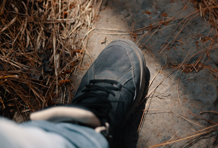 트레킹화. ⓒGaurav Kumar on Unsplash