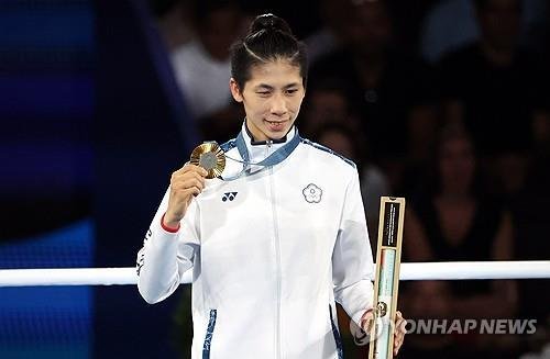 2024 파리올림픽 여성 복싱 57kg급에서 금메달을 목에 건 대만의 린위팅 선수. 사진=연합뉴스.