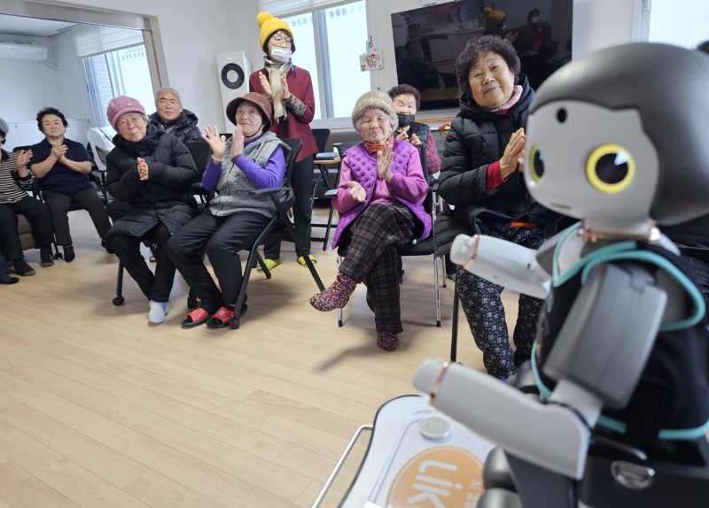 AI 돌봄기술 개발·실증·상용화 속도낸다